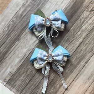 Blue and White Vintage Style Hair Bow Set.